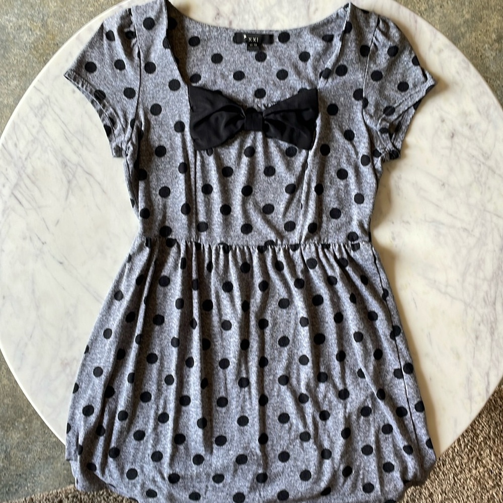 Forever 21 Adorable Polka Dotted Blouse Size Medium